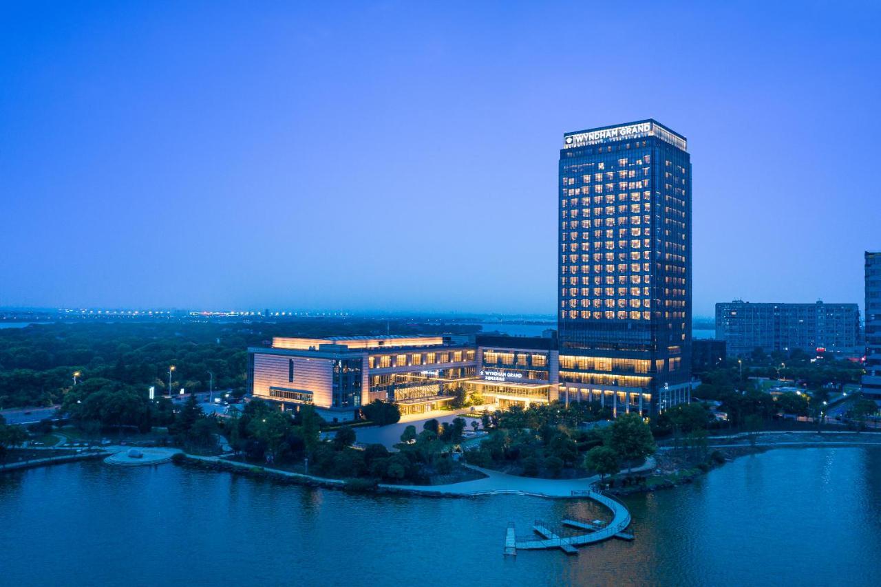 ホテル Wyndham Grand Suzhou Fenhu Xinta エクステリア 写真