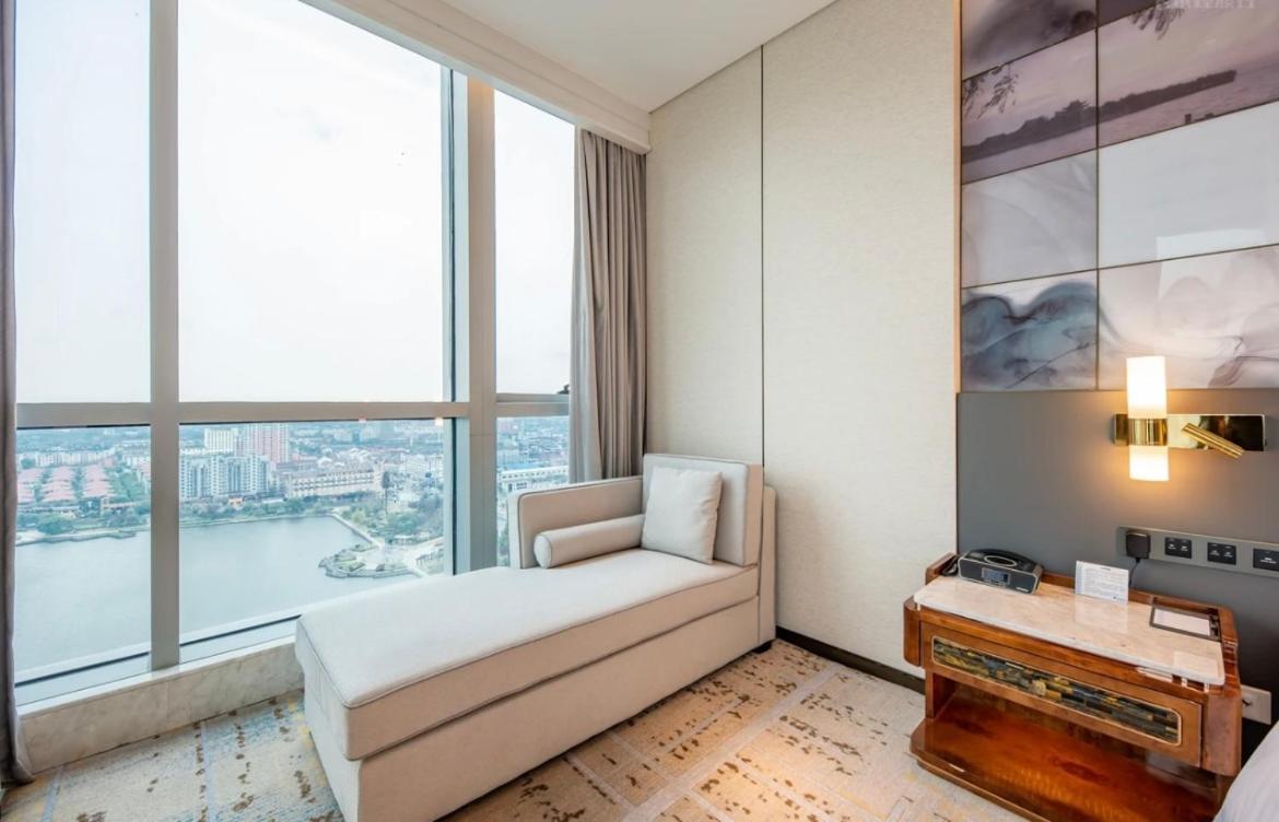ホテル Wyndham Grand Suzhou Fenhu Xinta エクステリア 写真