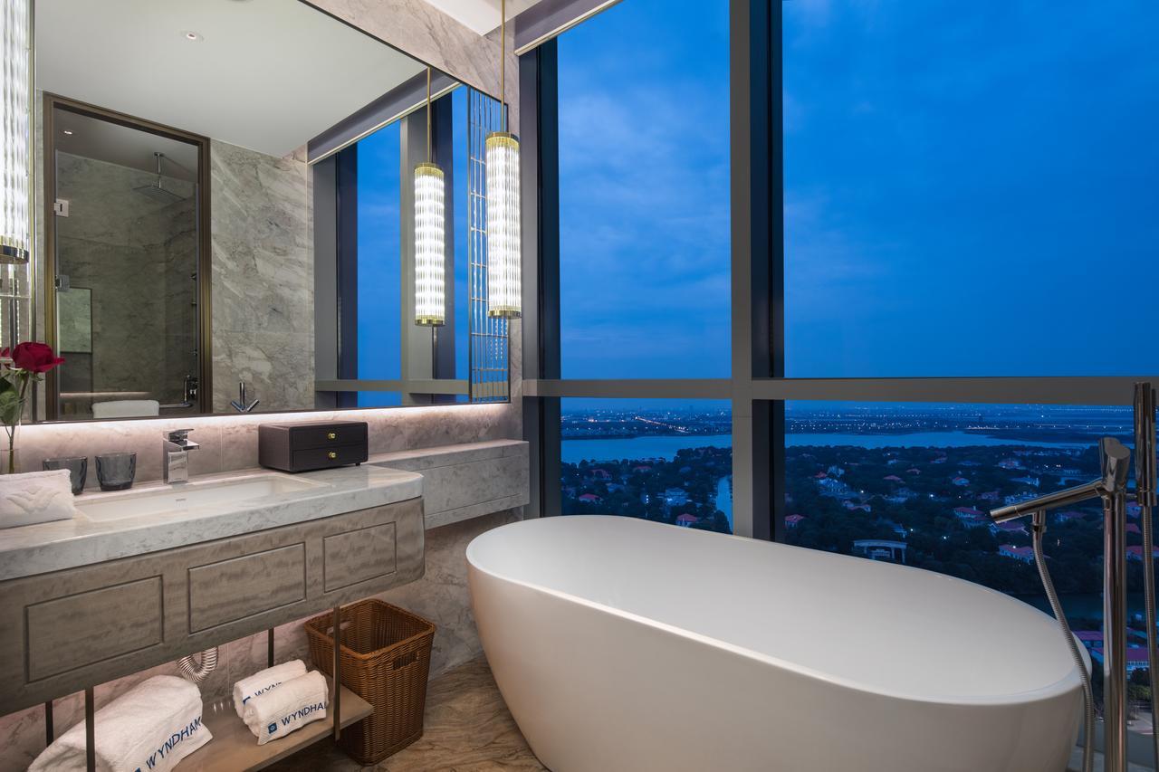 ホテル Wyndham Grand Suzhou Fenhu Xinta エクステリア 写真